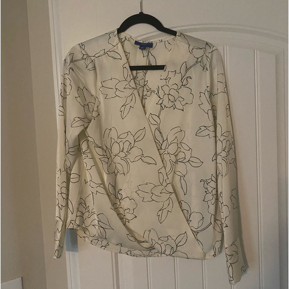 Apt. 9 Tops - Beautiful Apt 9 floral blouse!